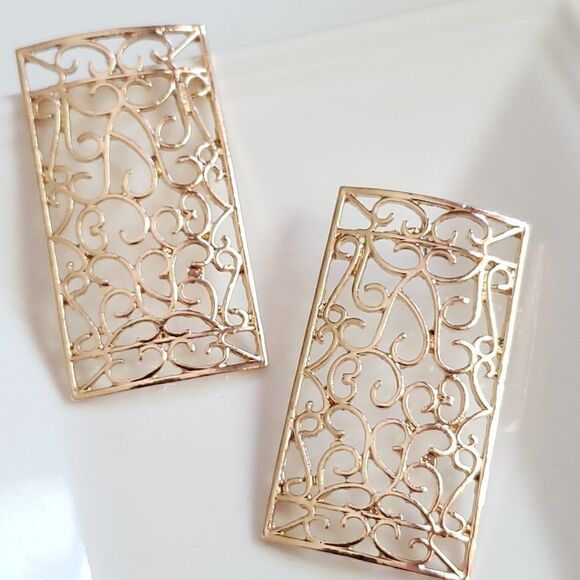 New! Anthro Gold Lattice Earrings - Picture 6 of 12